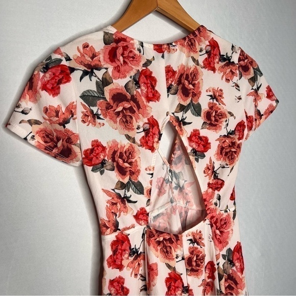 NWT! Show Me Your MuMu Ibiza Pink Floral Cut-Out-Back Dress. Size Small. - Picture 8 of 13